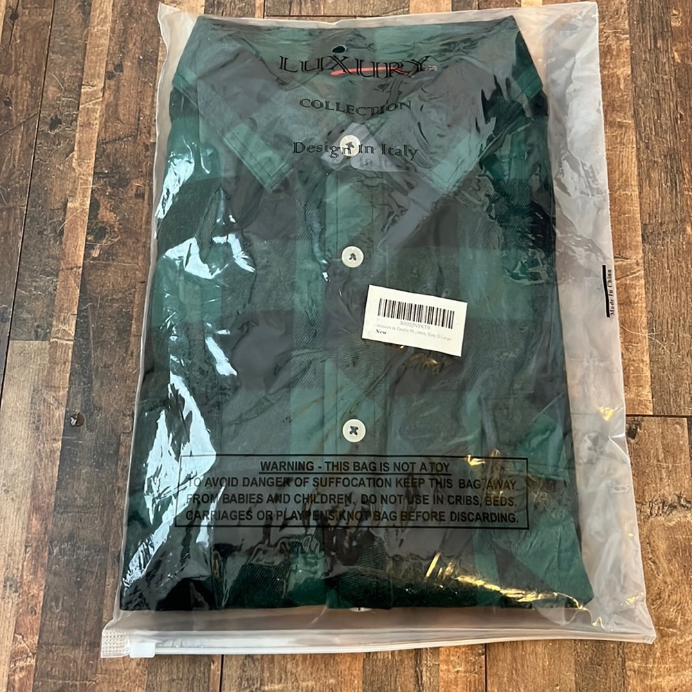 Men’s plaid button down.